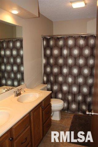 2550 Hunter Road Bettendorf, IA 52722 - Photo 15 of 21 Gallery Image 15
