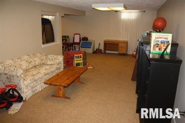 2550 Hunter Road Bettendorf, IA 52722 - Photo 18 of 21 Gallery Image 18