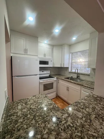 $1,600 | 346 Windsor O, West Palm Beach, FL 33417