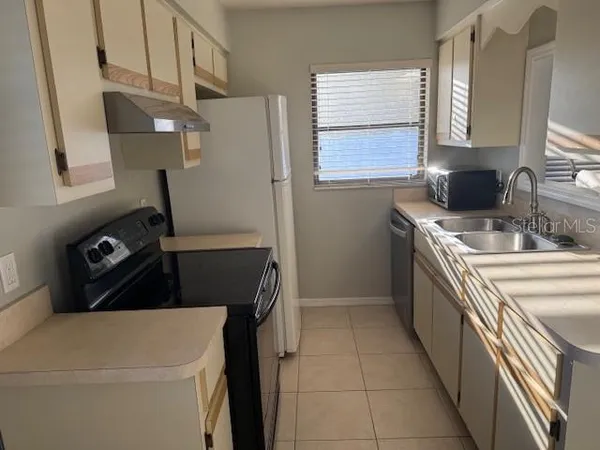 $1,450 | 24540 Harbor View Road, Unit H2, Punta Gorda, FL 33980