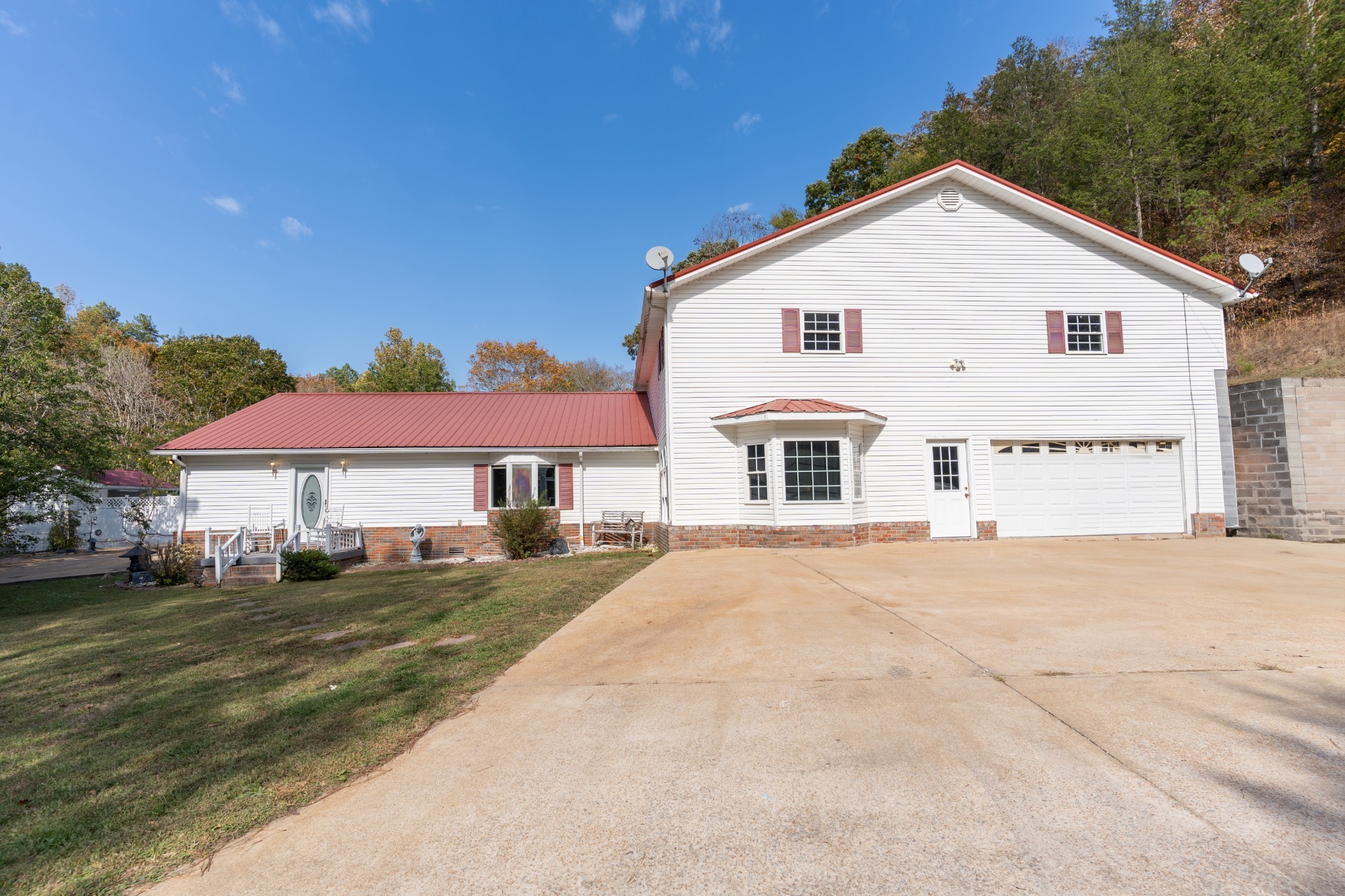 2015 Irwin Branch Road Waynesboro, TN 38485 - Photo 3 of 36 Gallery Image 3