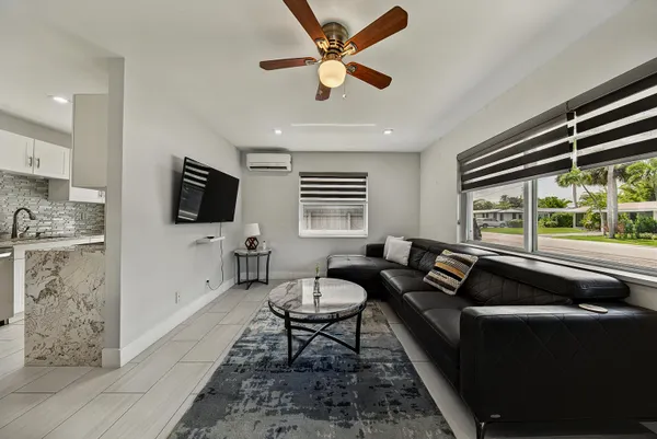 $2,150 | 1004 Northeast 18th Street, Unit FRONT, Fort Lauderdale, FL 33305