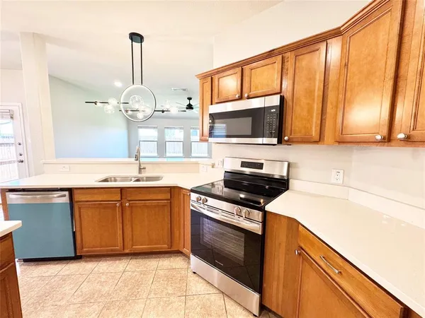 $1,945 | 1108 Sandalwood Road, Royse City, TX 75189