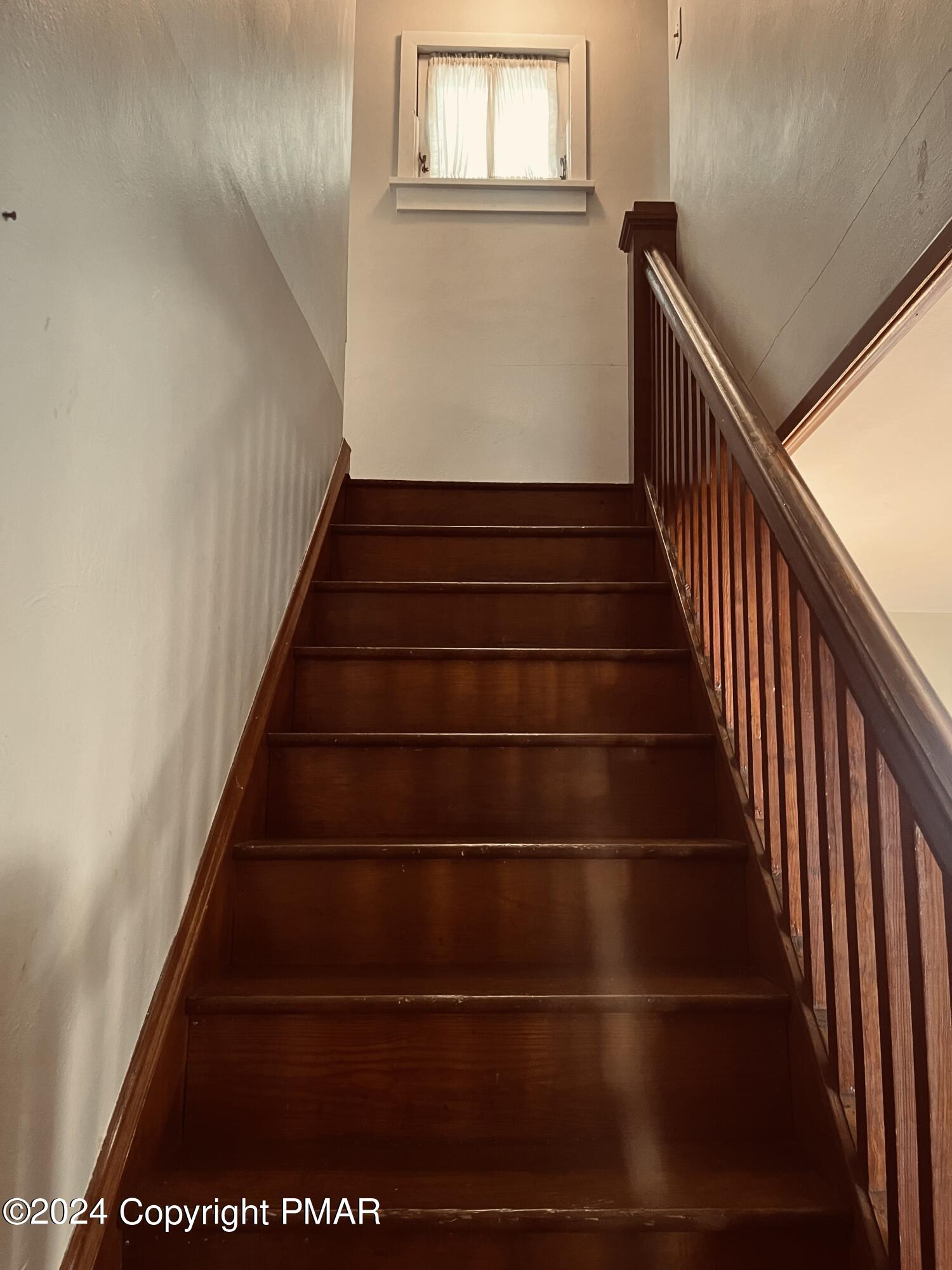 316 West Maple Street Hazleton, PA 18201 - Photo 19 of 36 Stairs