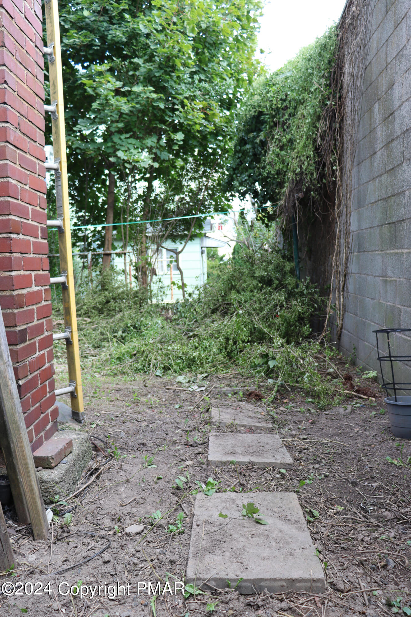 316 West Maple Street Hazleton, PA 18201 - Photo 32 of 36 outside 3