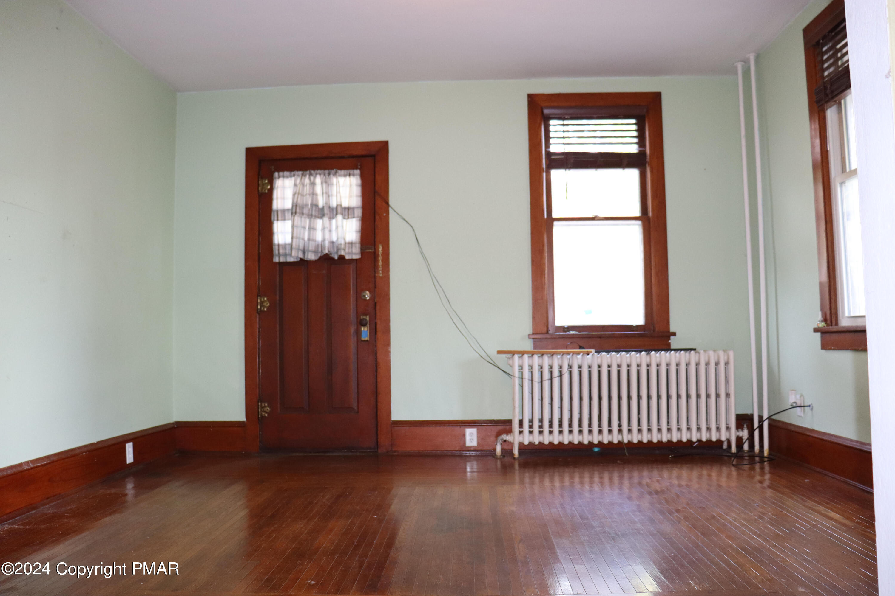 316 West Maple Street Hazleton, PA 18201 - Photo 9 of 36 living room