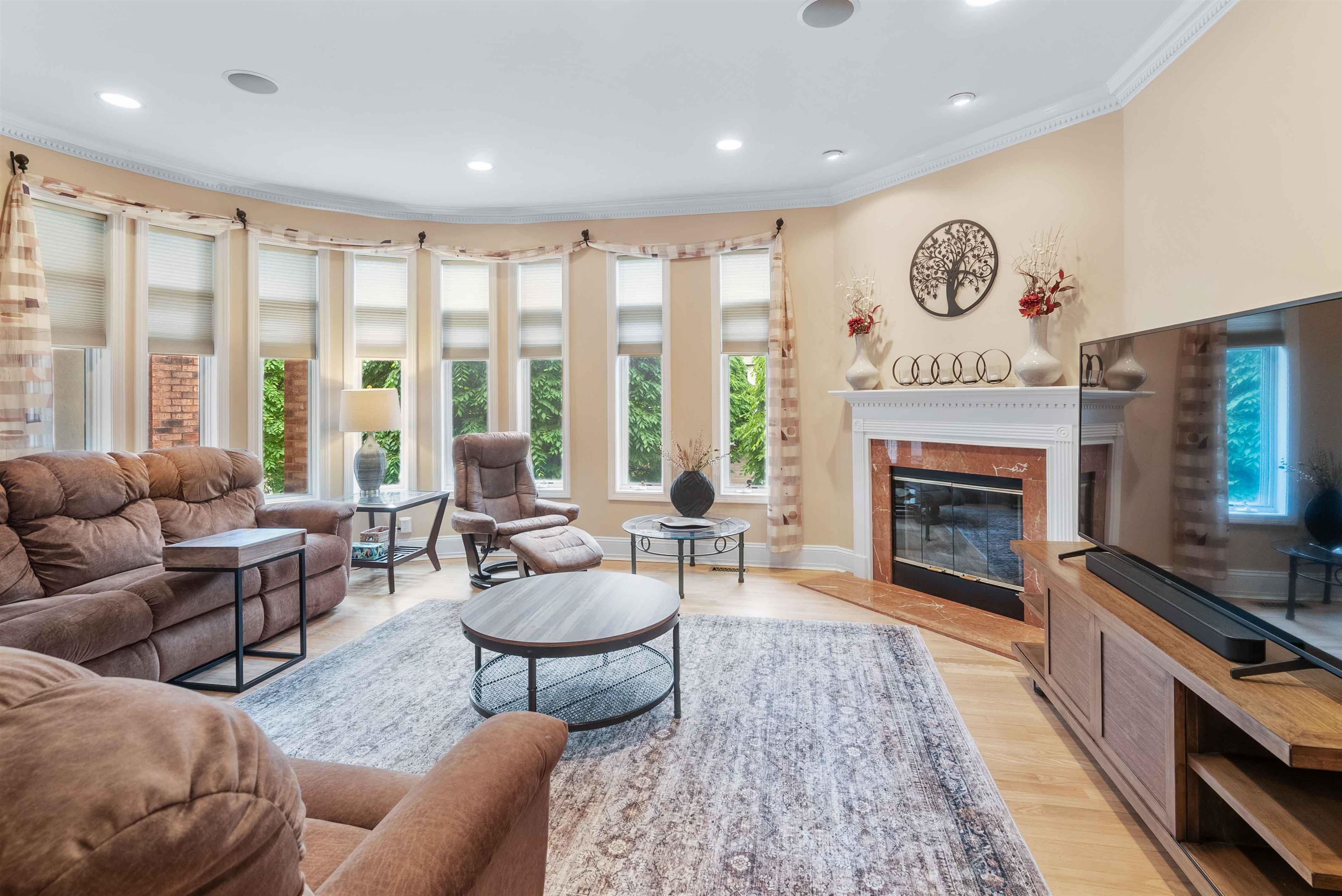 103 Hudson Cove Edgewater, NJ 07020 - Photo 4 of 49