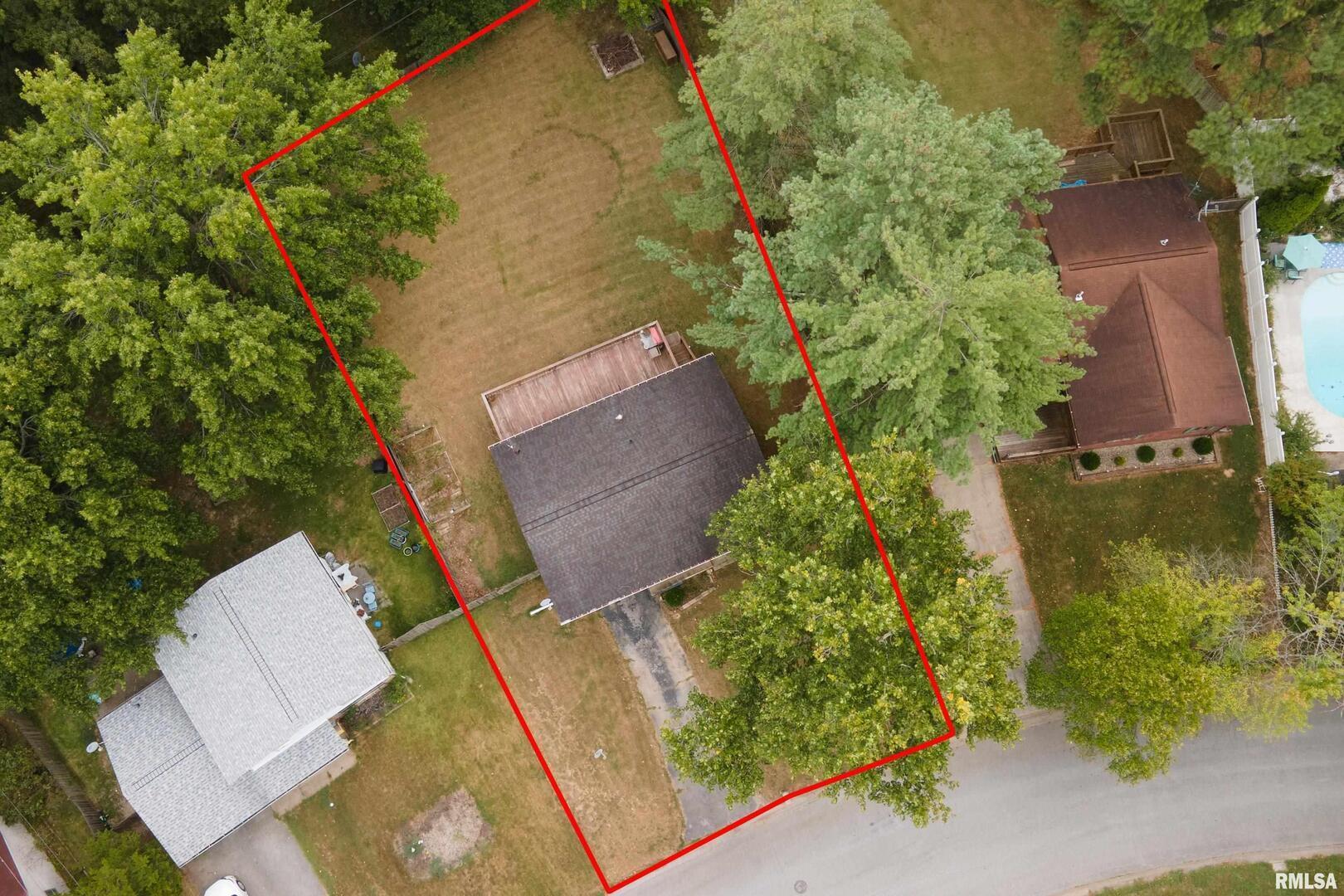 309 South Plover Drive Carbondale, IL 62901 - Photo 26 of 29 an aerial view of a house with a yard