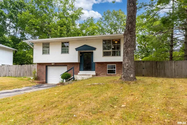 $144,900 | 309 South Plover Drive, Carbondale, IL 62901