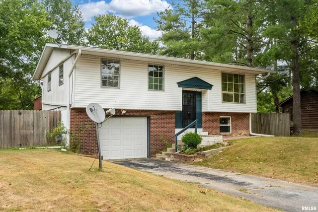 $144,900 | 309 South Plover Drive, Carbondale, IL 62901