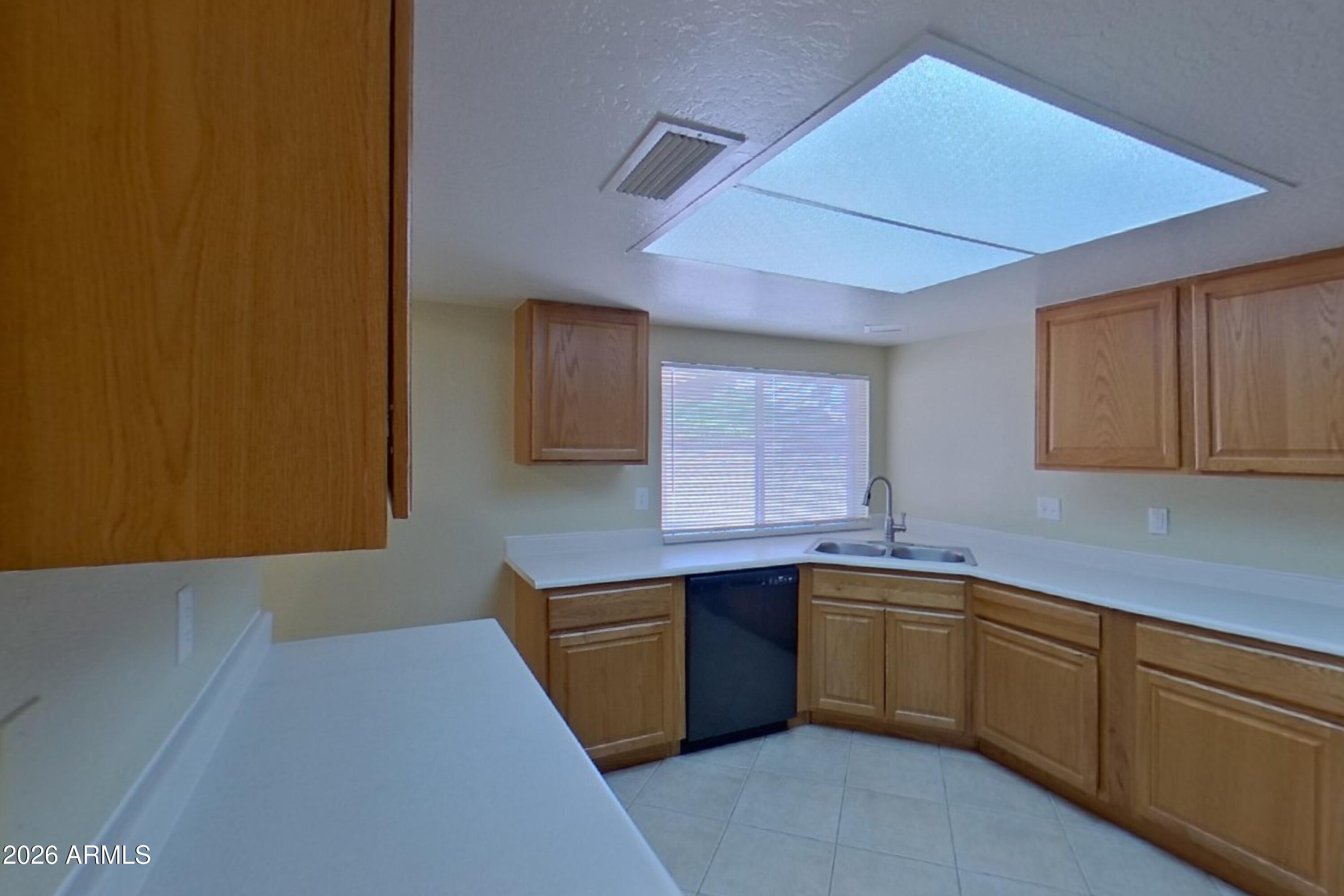 2403 South Evergreen Road Tempe, AZ 85282 - Photo 6 of 16