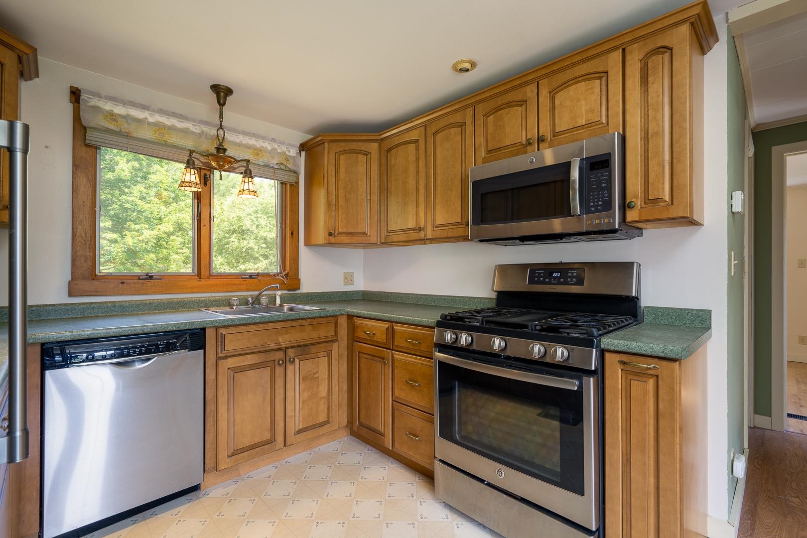 288 East Side Road Wentworth, NH 03282 - Photo 14 of 37