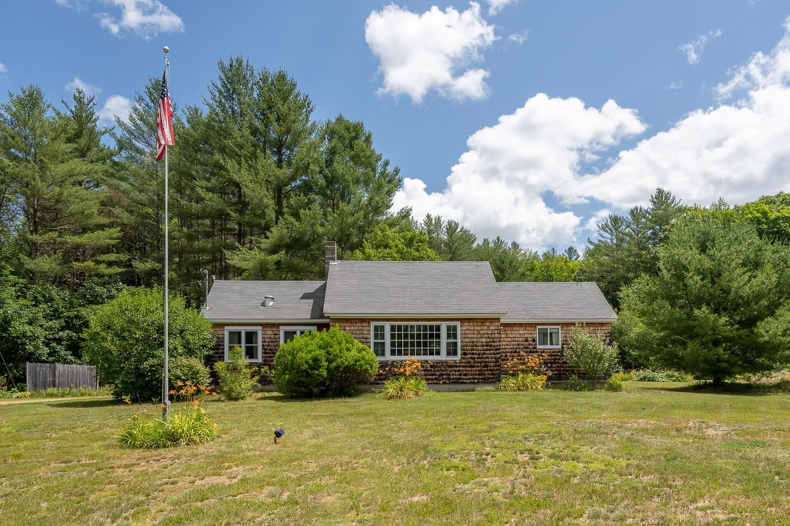 288 East Side Road Wentworth, NH 03282 - Photo 3 of 37