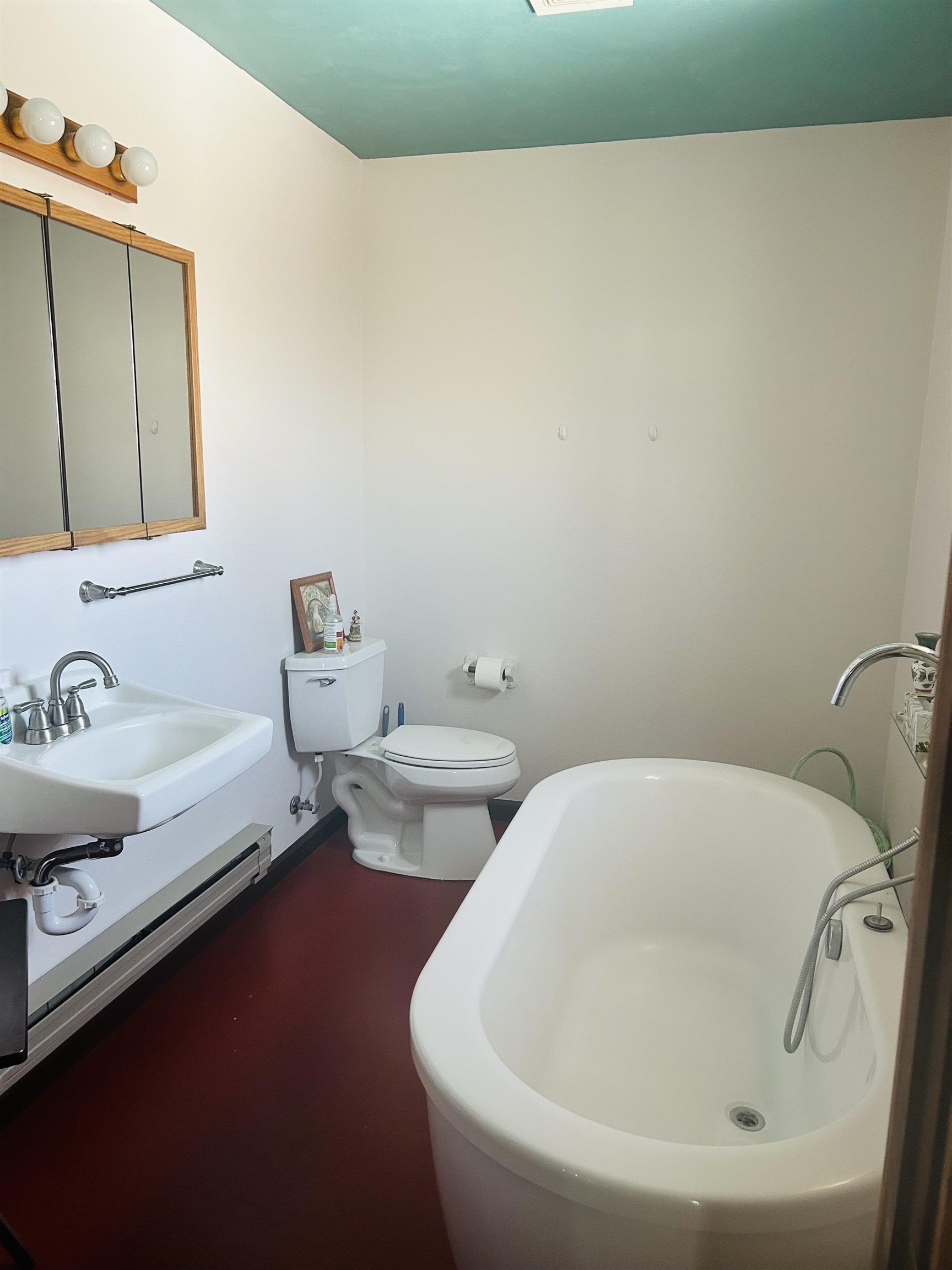 49067 KE Road Mesa, CO 81643 - Photo 20 of 31 a bathroom with a tub and sink