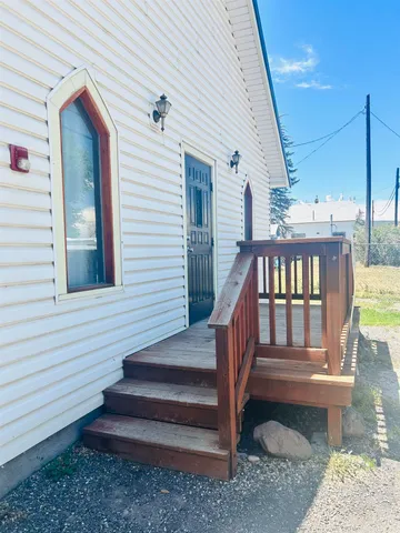 a view of a deck with a patio