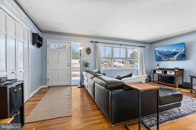 $450,000 | 301 Deep Dale Drive, Lutherville-Timonium, MD 21093