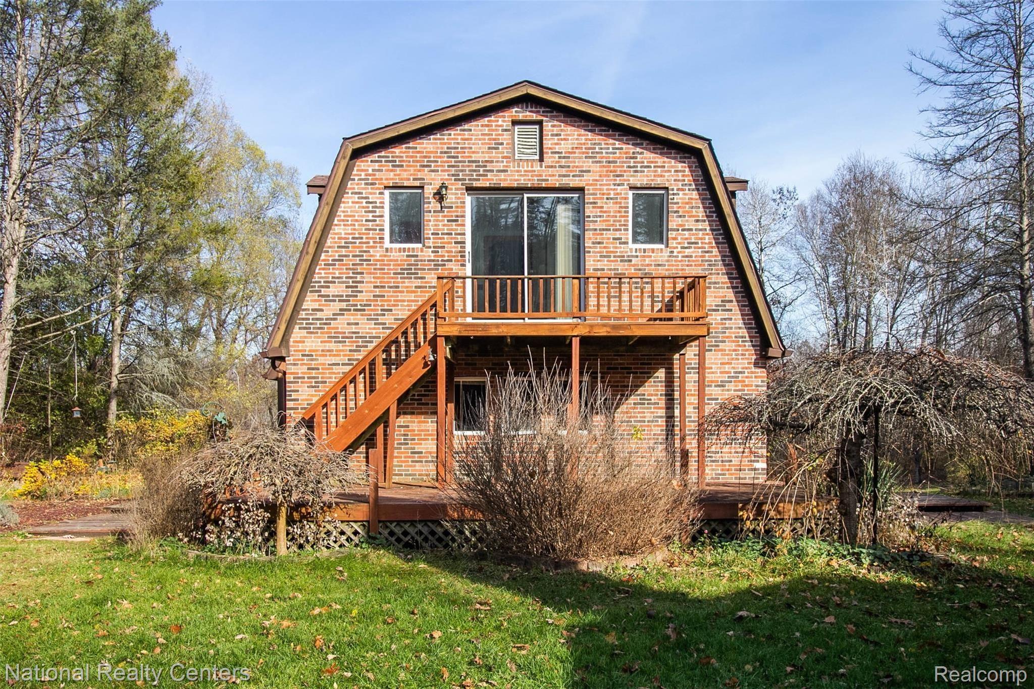 3225 Levalley Road Columbiaville, MI 48421 - Photo 3 of 41 4.jpg