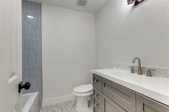 a bathroom with a bathtub