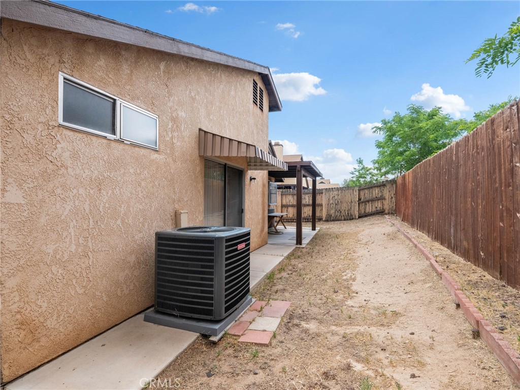 12450 Crestline Road Victorville, CA 92392 - Photo 36 of 39