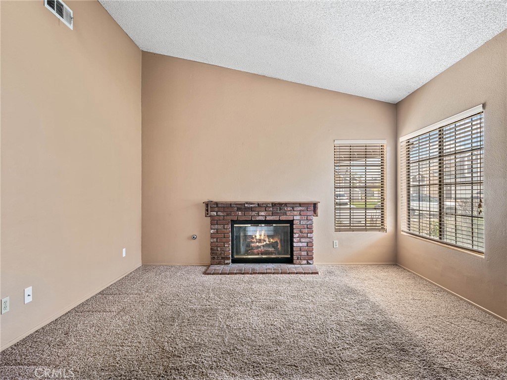 12450 Crestline Road Victorville, CA 92392 - Photo 9 of 39