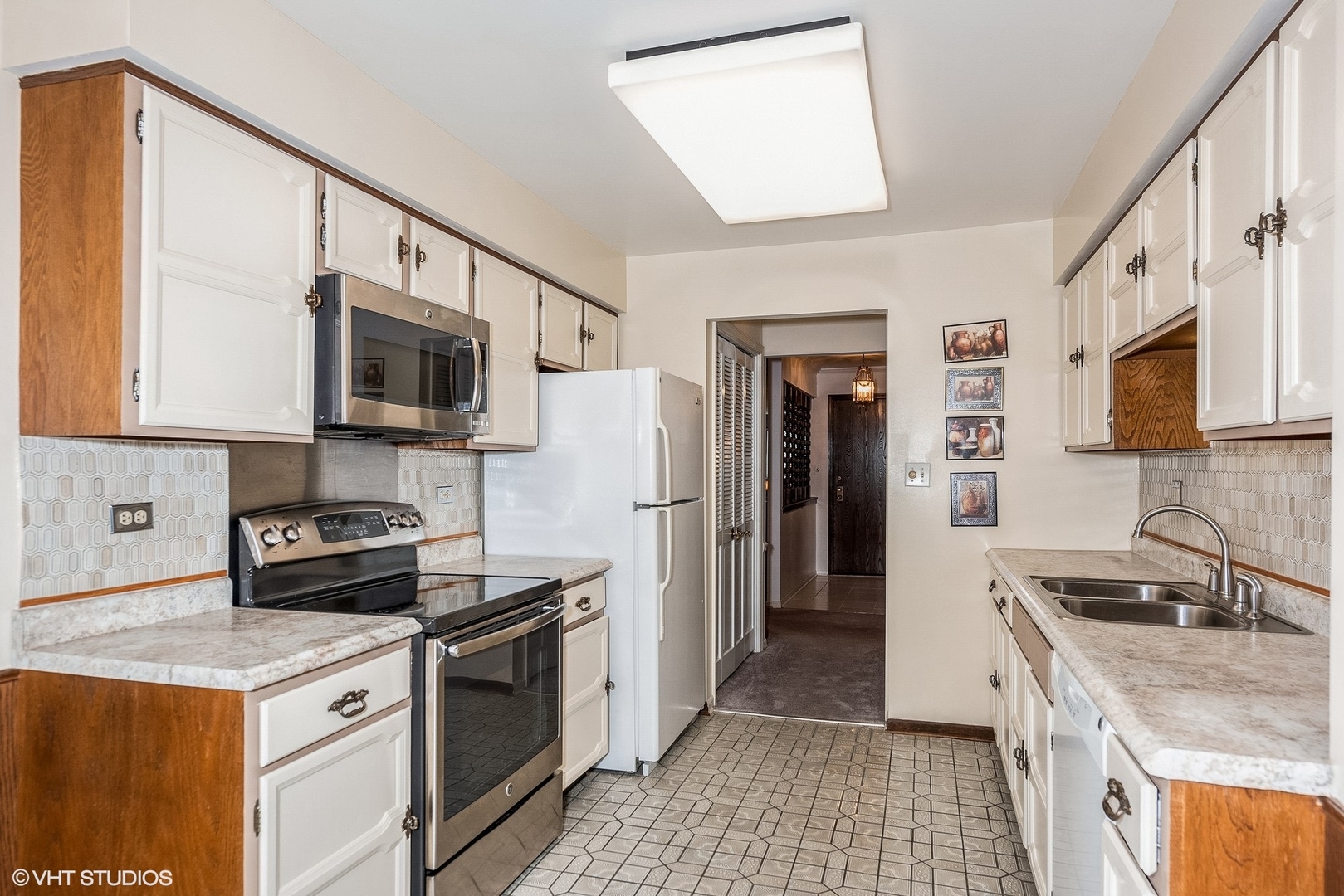 9240 Gross Point Road, Unit 407 Skokie, IL 60077 - Photo 14 of 22