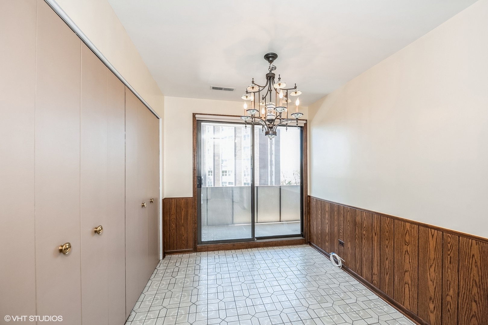 9240 Gross Point Road, Unit 407 Skokie, IL 60077 - Photo 15 of 22