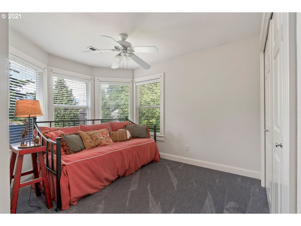 8440 Southwest 184th Loop Beaverton, OR 97007 - Photo 13 of 28 Gallery Image 13