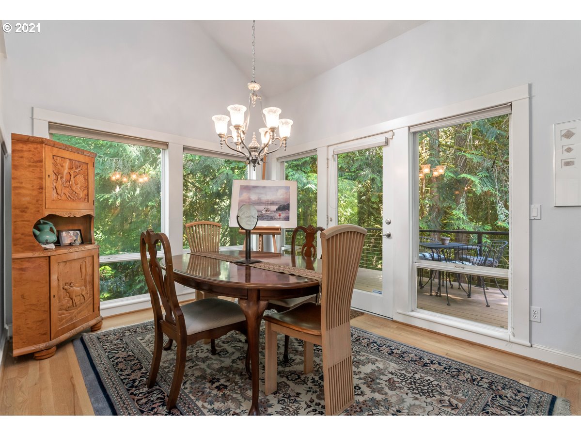 8440 Southwest 184th Loop Beaverton, OR 97007 - Photo 5 of 28 Gallery Image 5