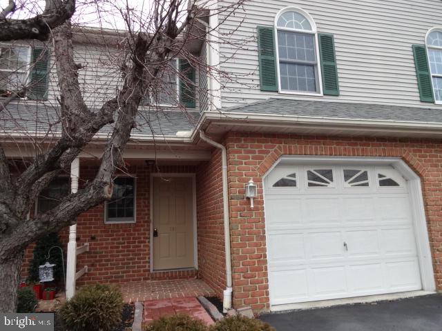 131 Pepperton Court Lititz, PA 17543 - Photo 2 of 34 Gallery Image 2