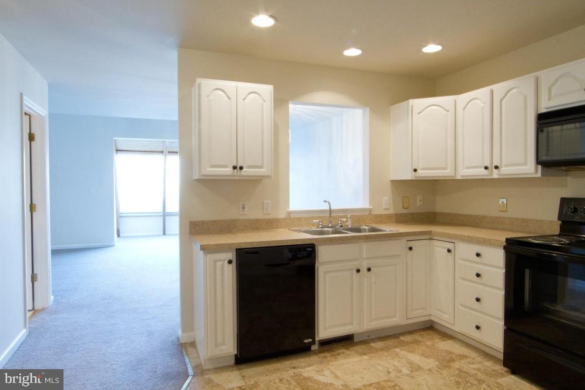 131 Pepperton Court Lititz, PA 17543 - Photo 8 of 34 Gallery Image 8