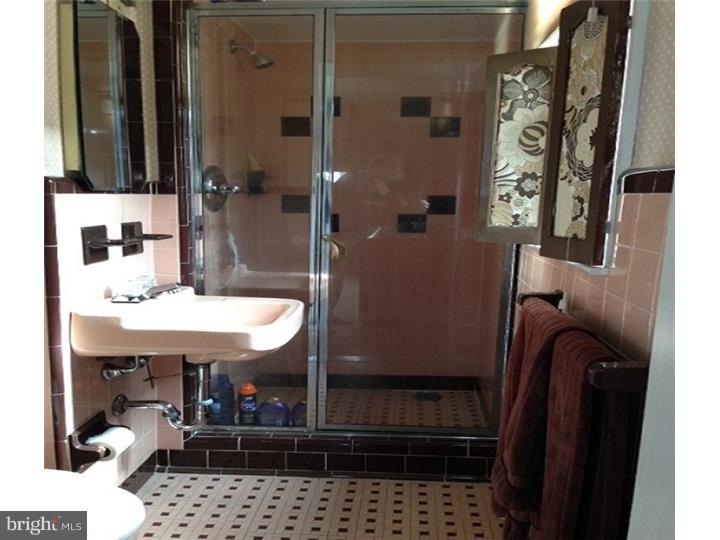 1707 Danforth Street Philadelphia, PA 19152 - Photo 17 of 24 Bathroom