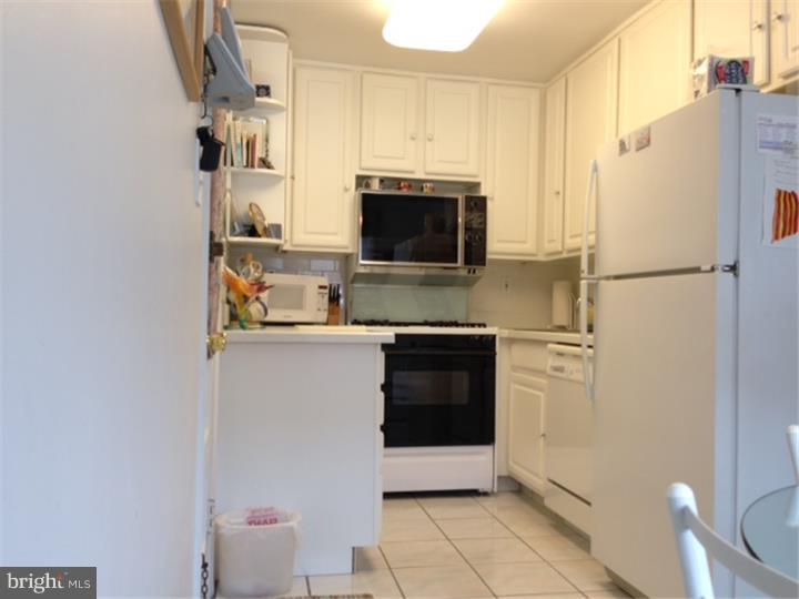 1707 Danforth Street Philadelphia, PA 19152 - Photo 9 of 24 Kitchen