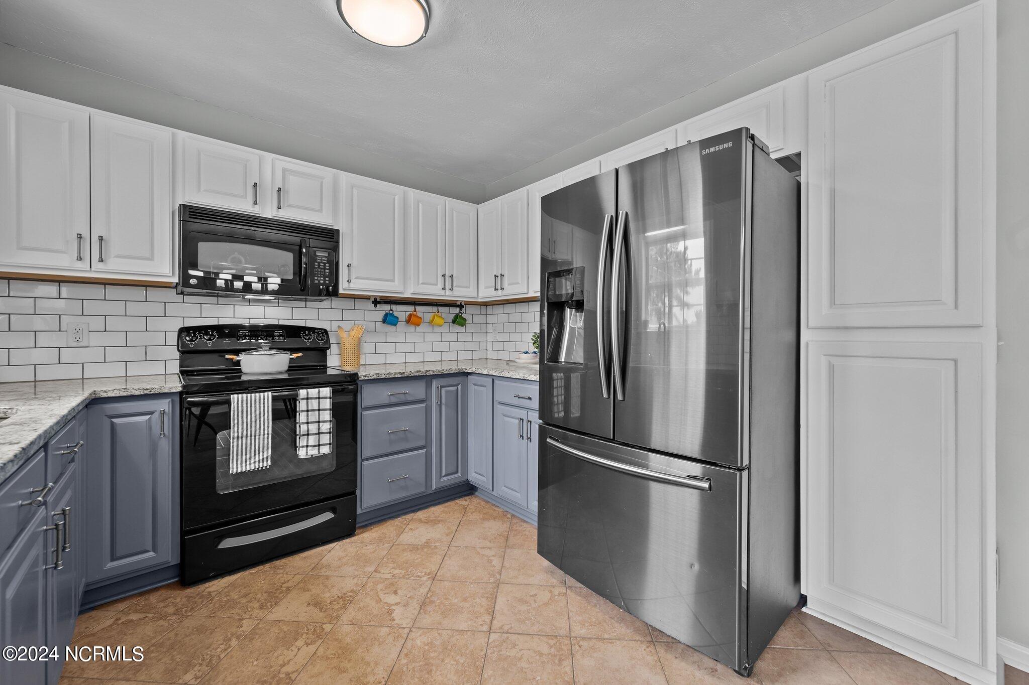 244 Red Carnation Drive Holly Ridge, NC 28445 - Photo 7 of 32 7-web-or-mls-_Z729137