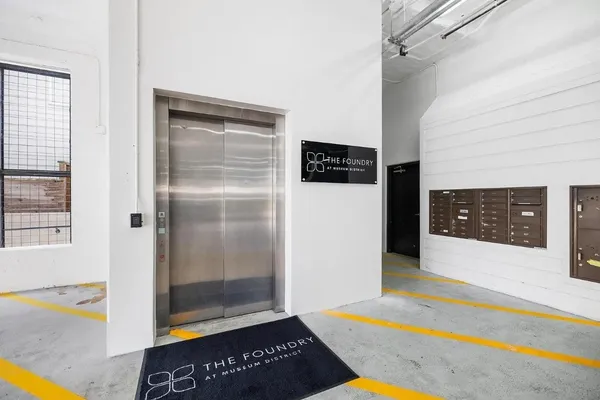 $2,000 | 1508 Blodgett Street, Unit 401, Houston, TX 77004