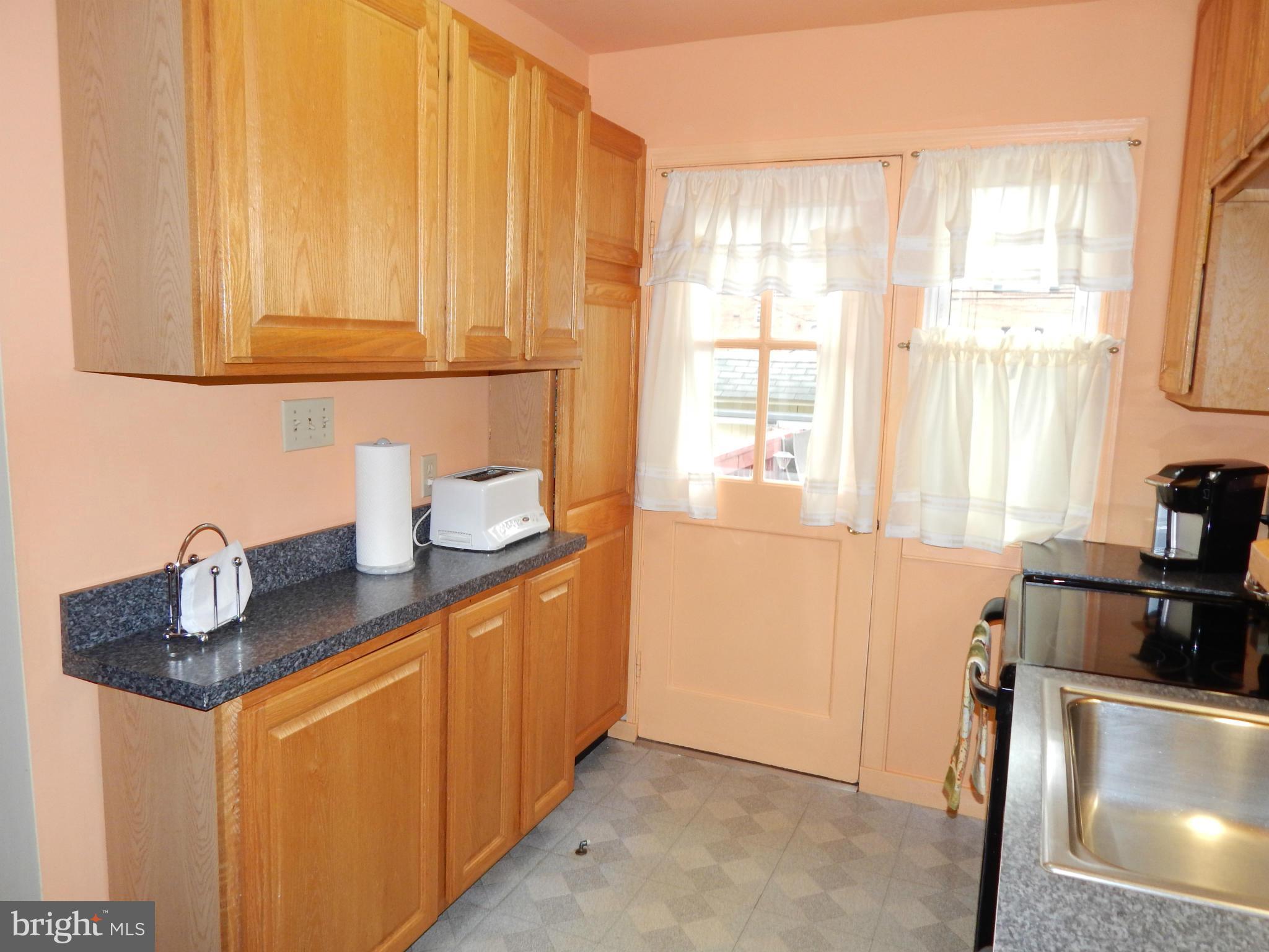 5604 Braxfield Road Baltimore, MD 21227 - Photo 3 of 25 Kitchen