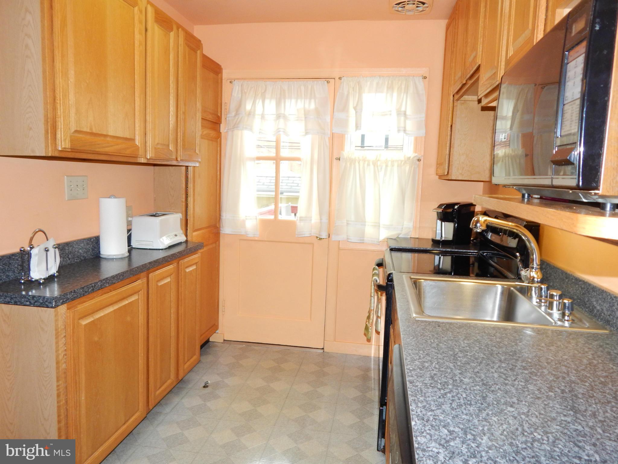5604 Braxfield Road Baltimore, MD 21227 - Photo 22 of 25 Kitchen