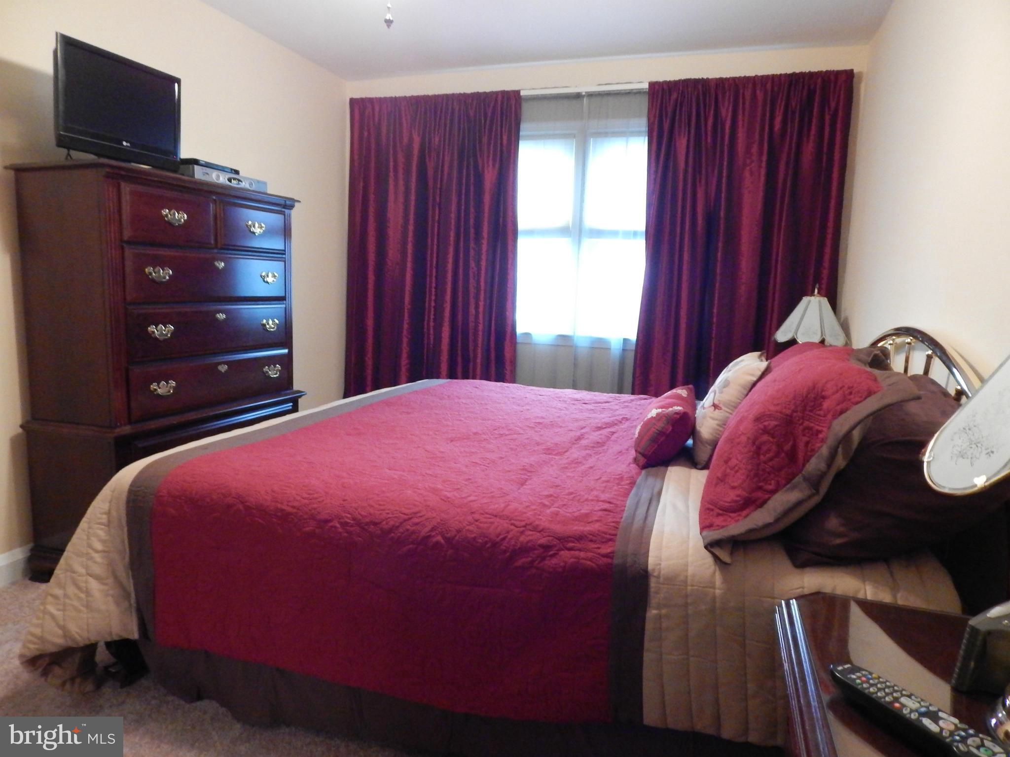 5604 Braxfield Road Baltimore, MD 21227 - Photo 25 of 25 Bedroom (Master)