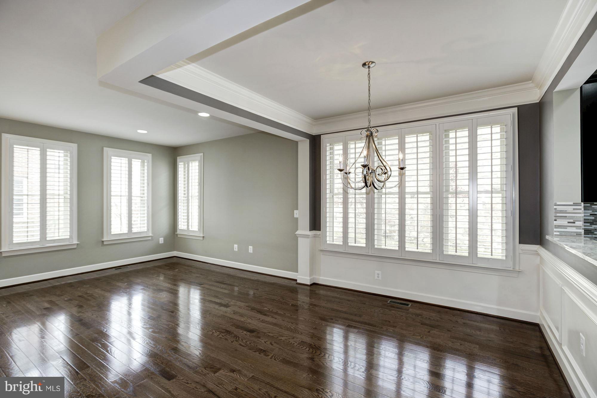 3439 Kemper Road Arlington, VA 22206 - Photo 4 of 30 Living Room