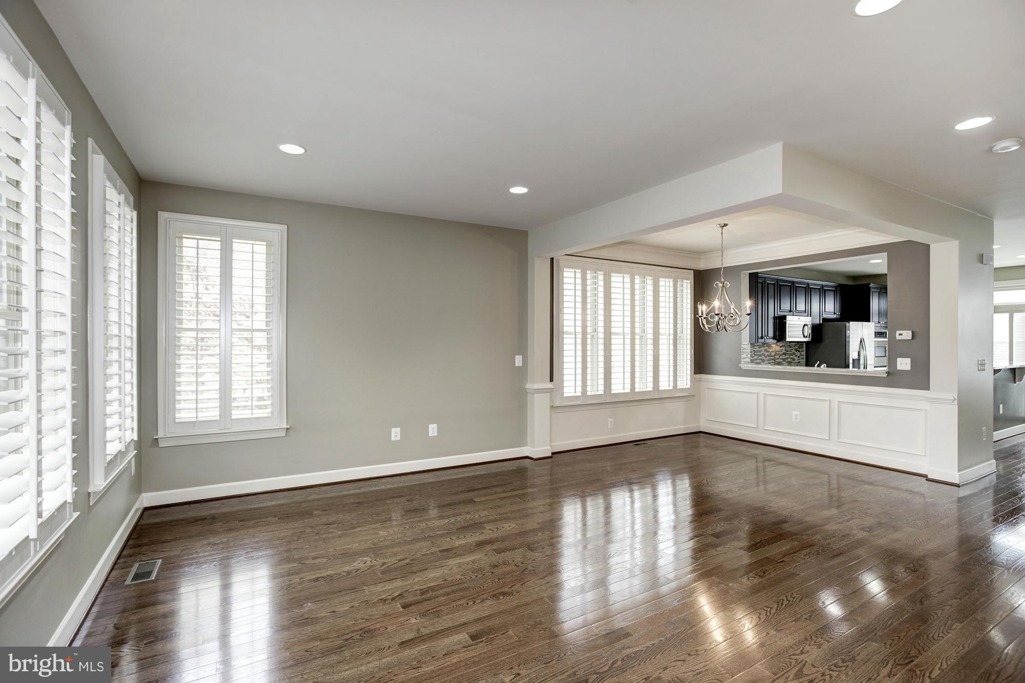 3439 Kemper Road Arlington, VA 22206 - Photo 6 of 30 Living Room