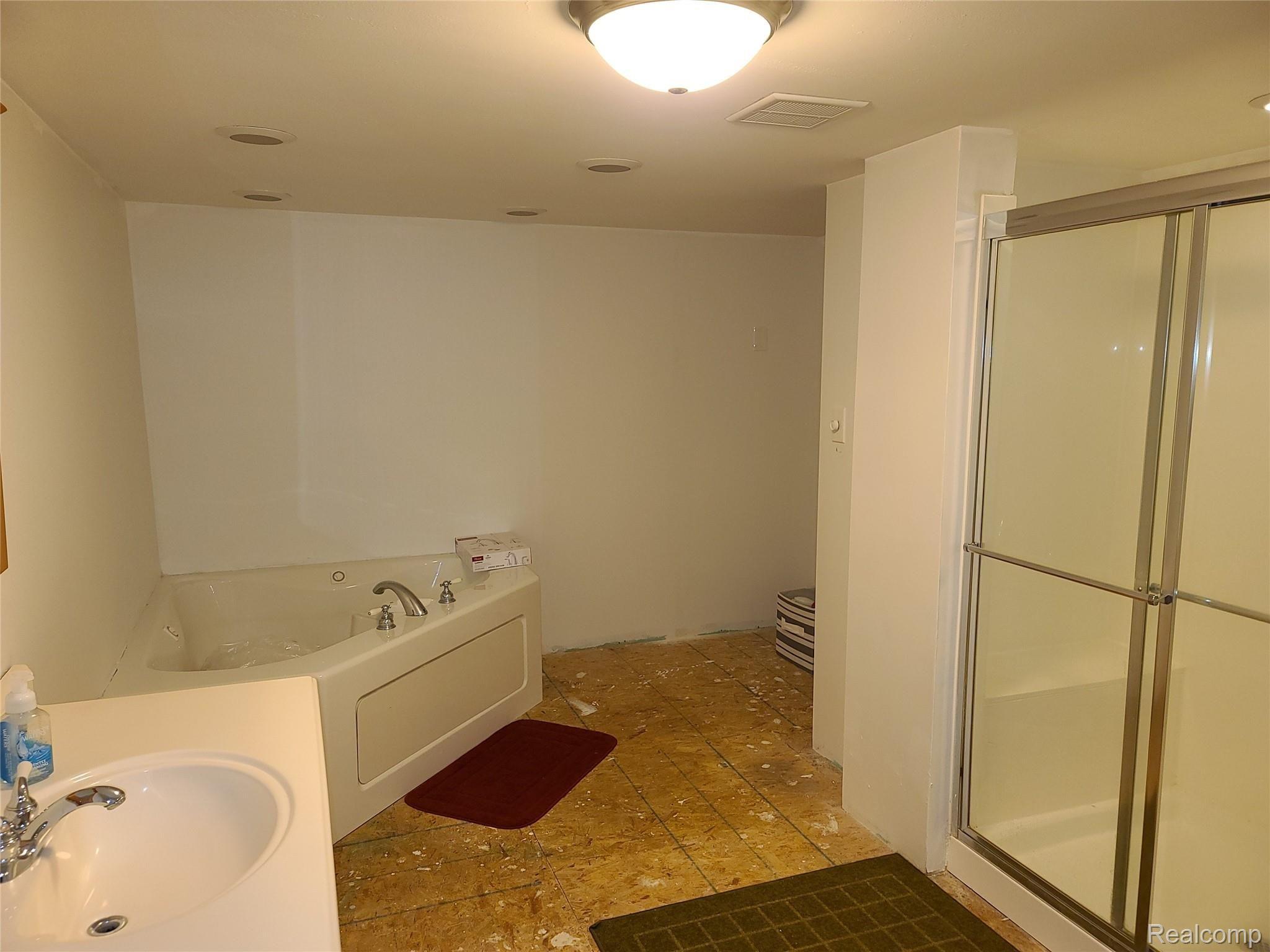 4747 Bancroft Road Durand, MI 48429 - Photo 17 of 26 bathroom.jpg