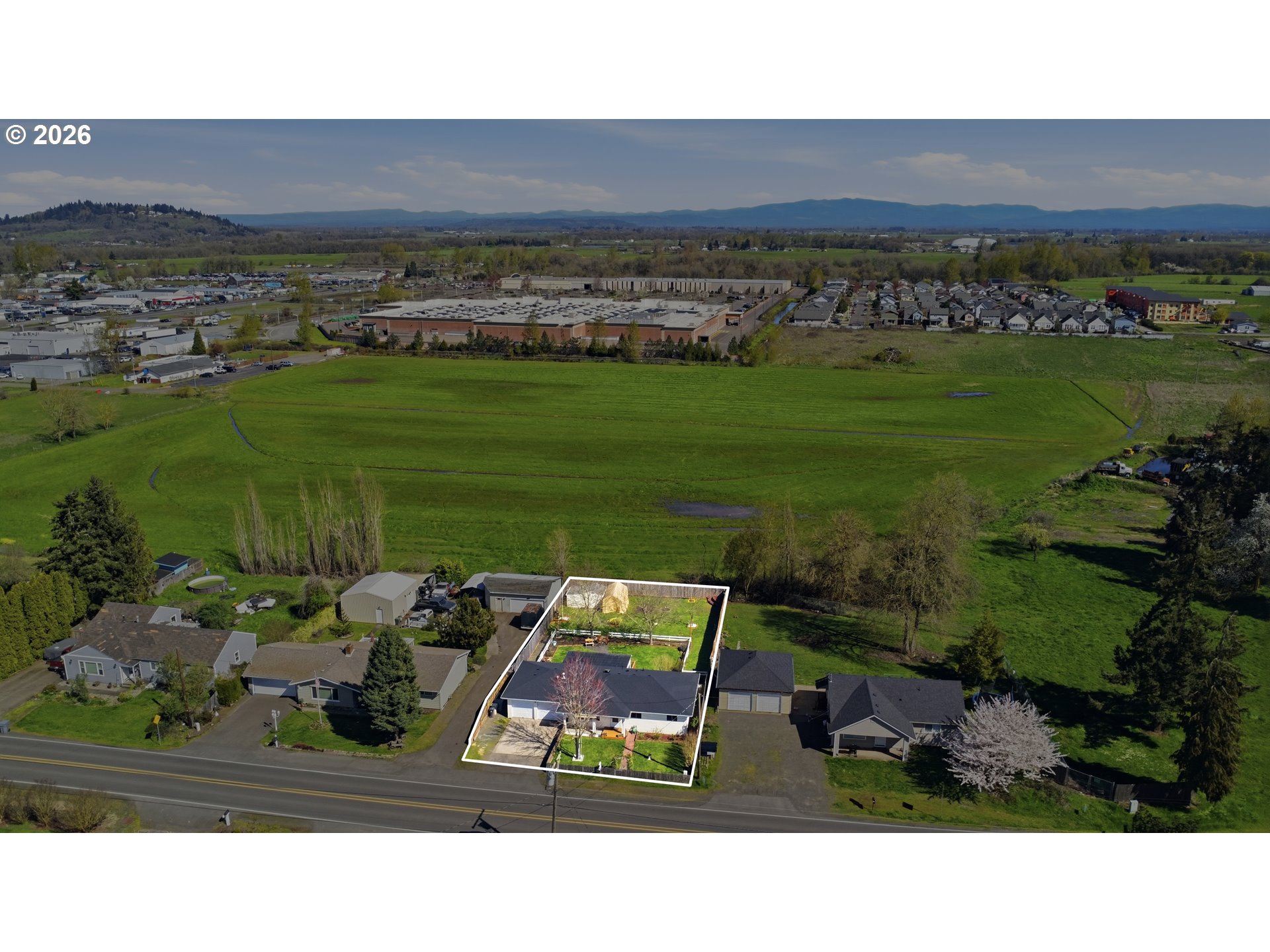 3795 Southeast Spicer Road Albany, OR 97322 - Photo 9 of 45