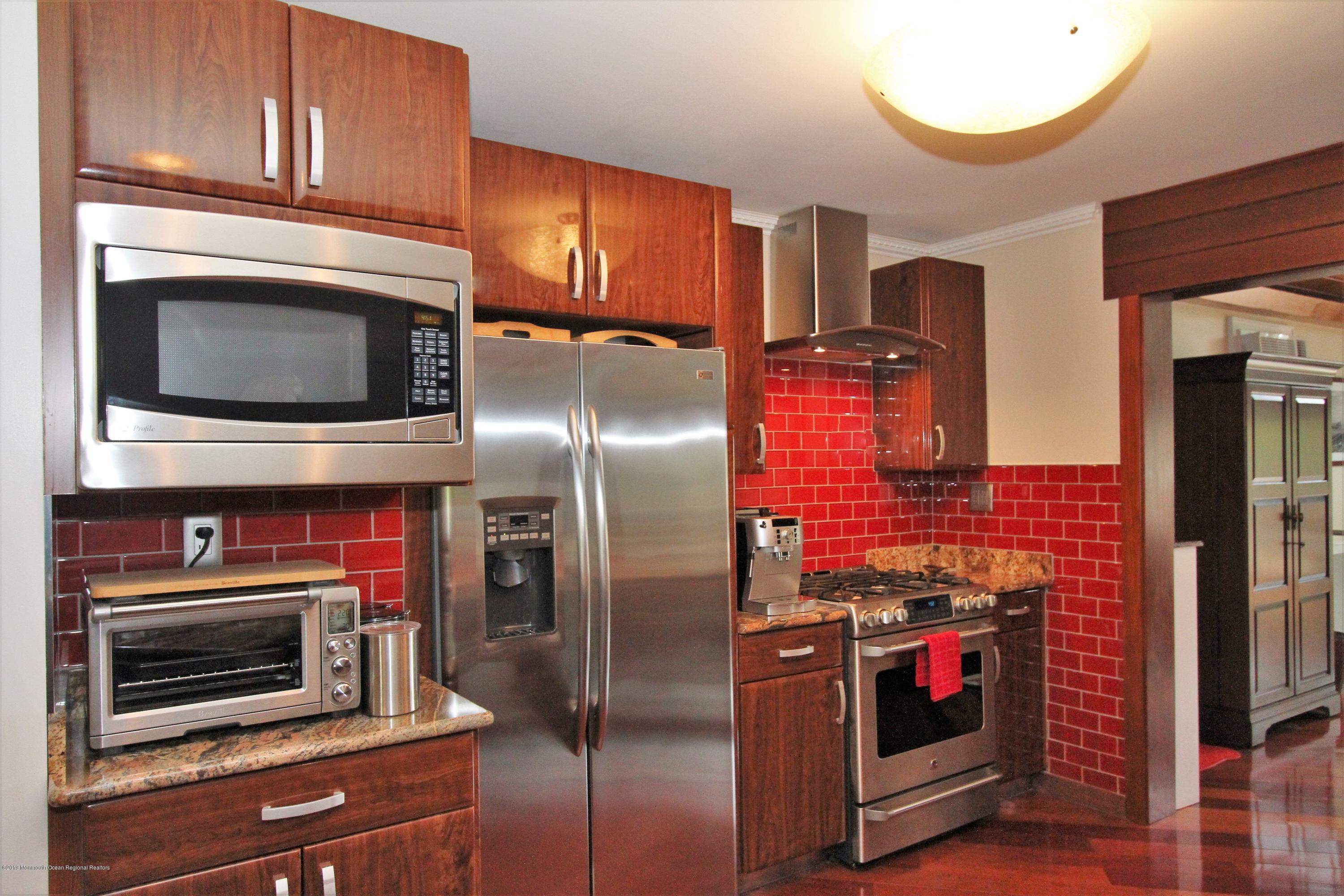 118 Golf Road Montclair, NJ 07043 - Photo 5 of 22 118 Golf Kit 1 CZW-RziY