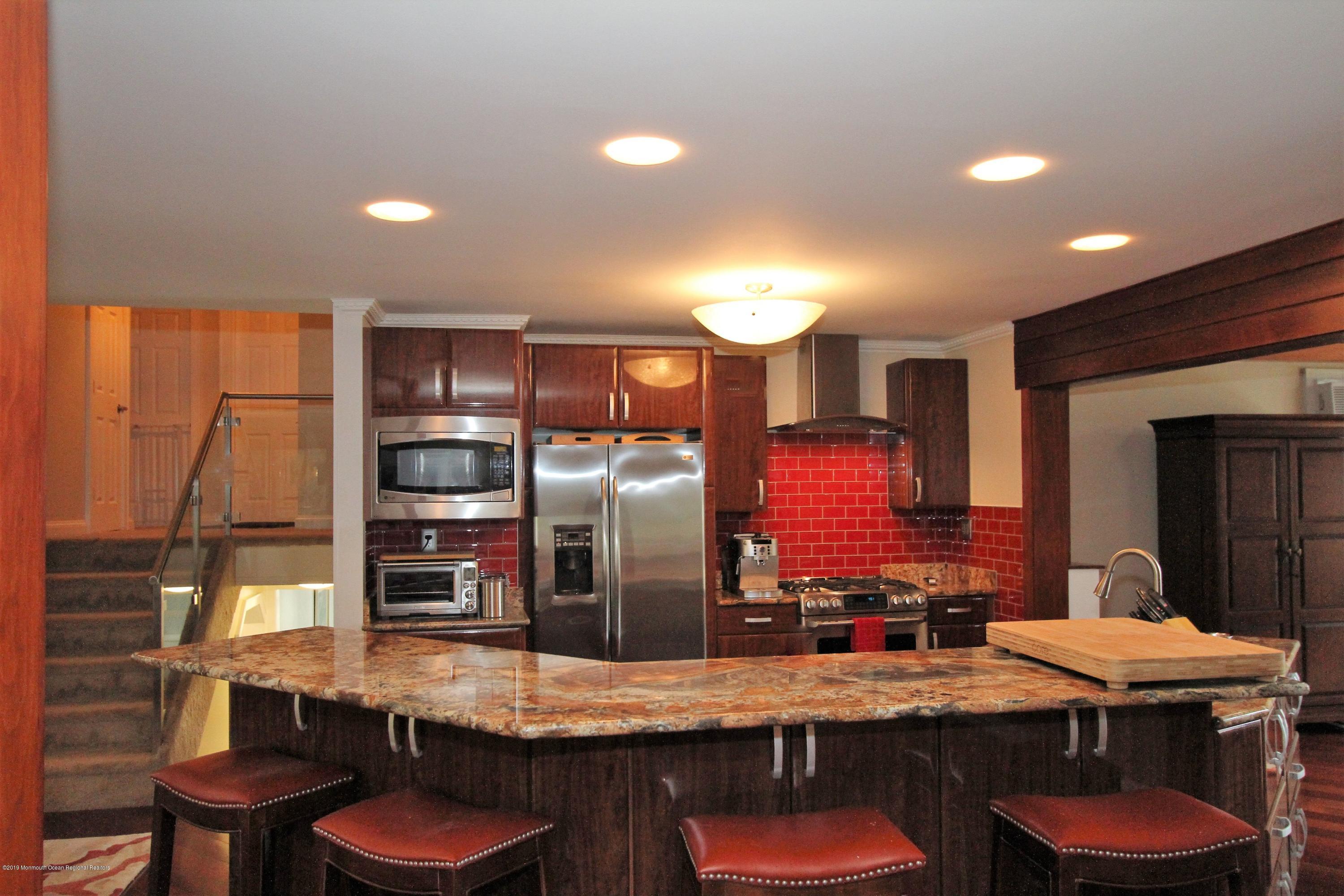 118 Golf Road Montclair, NJ 07043 - Photo 8 of 22 118 Golf Kitchen 2. Y4PcEC7A