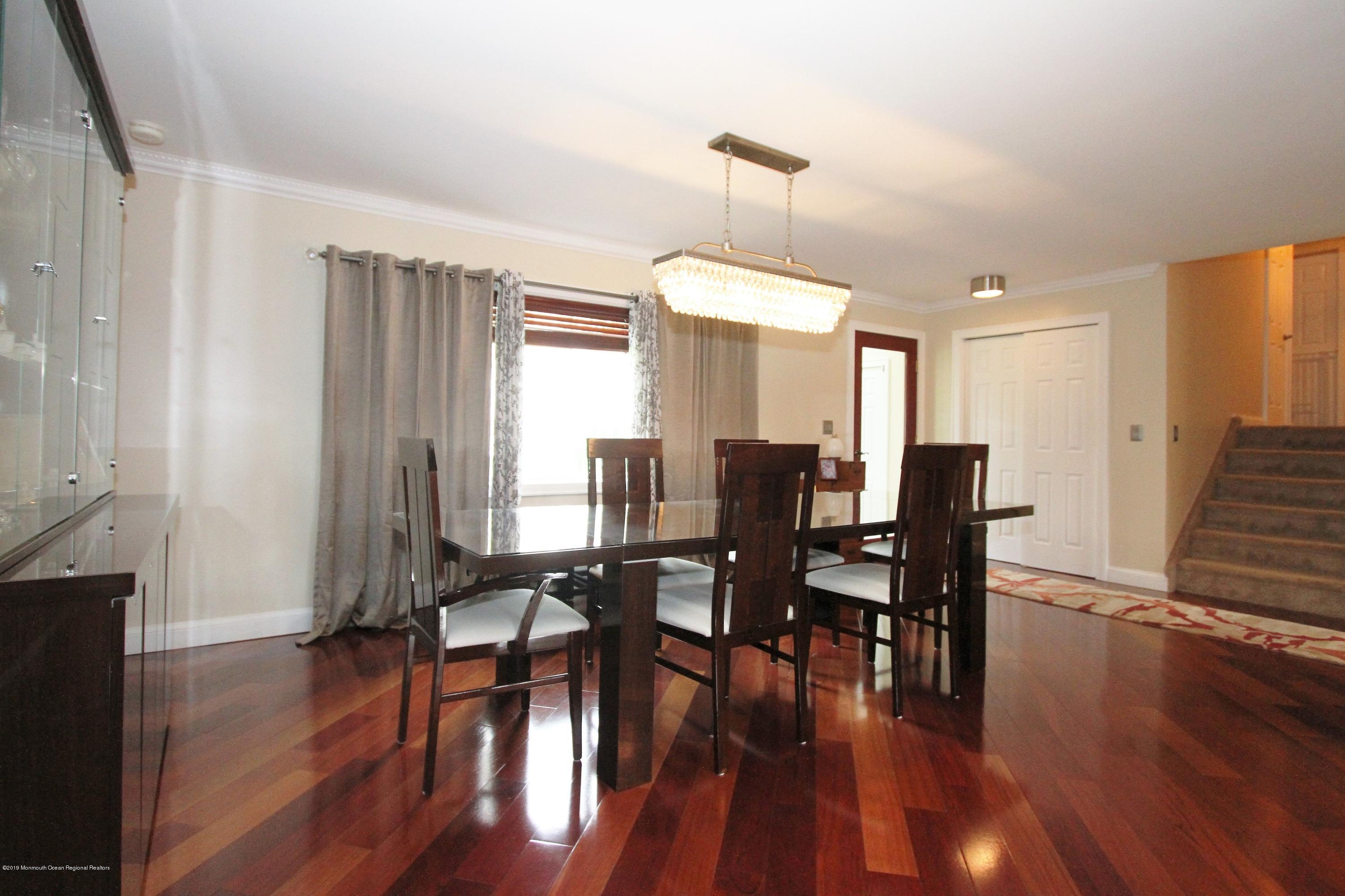 118 Golf Road Montclair, NJ 07043 - Photo 9 of 22 118 Golf Dining Room 1. pYNS_OqA