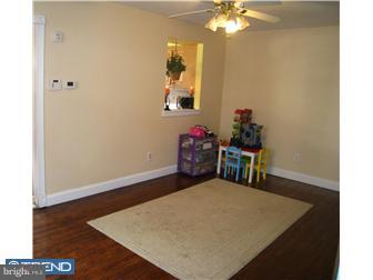 7434 Hill Road Philadelphia, PA 19128 - Photo 3 of 12 Dining Room