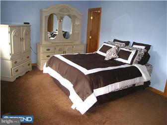 7434 Hill Road Philadelphia, PA 19128 - Photo 5 of 12 Bedroom - Main