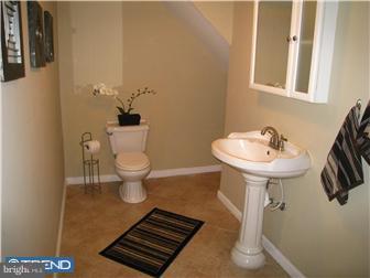 7434 Hill Road Philadelphia, PA 19128 - Photo 7 of 12 Gallery Image 7