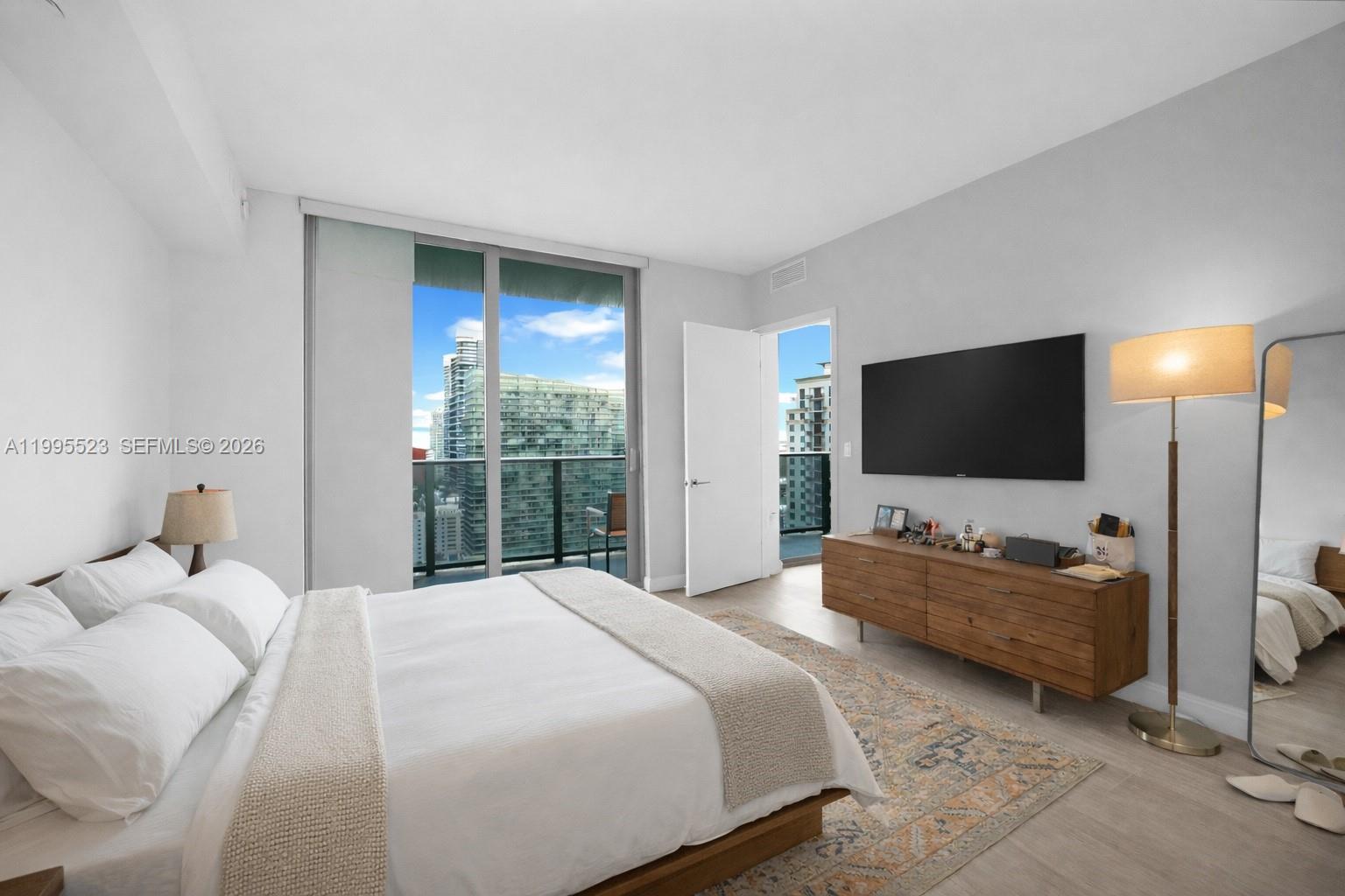 45 Southwest 9th Street, Unit 2906 Miami, FL 33130 - Photo 11 of 22