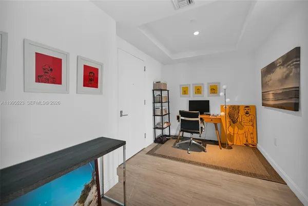 $5,800 | 45 Southwest 9th Street, Unit 2906, Miami, FL 33130