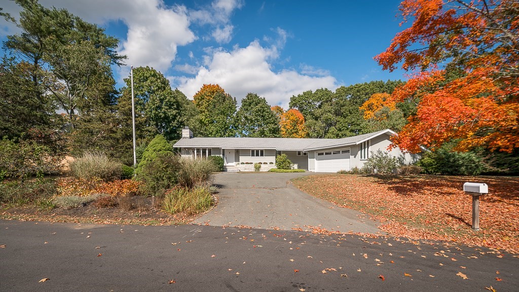 18 Great Pond Road Wenham, MA 01984 - Photo 2 of 35 Gallery Image 2